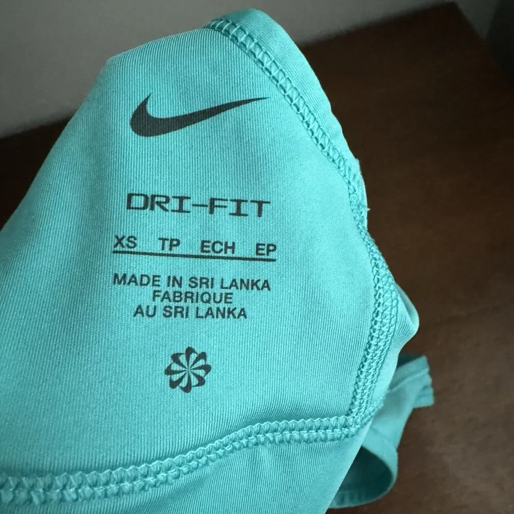Nike Sports Bra Two in One Womens Sz XS Teal Comfort Pad System Pullover 7390
